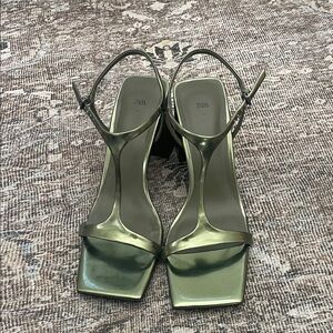 Zara Women's Shiny Olive Heels